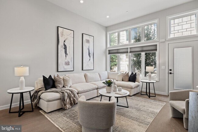 Foto del edificio - 2106 Spring St