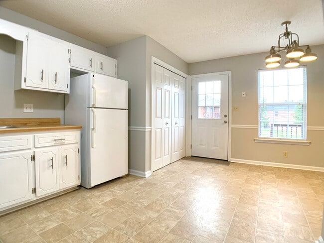 Foto del edificio - 329 Audrea Ln