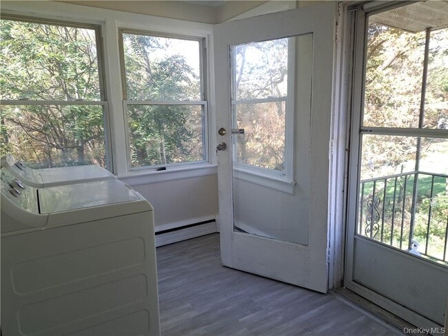 Building Photo - 1521 NY-208