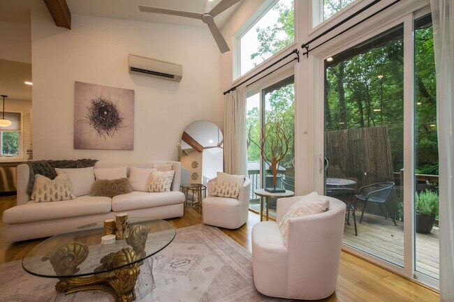 Foto del edificio - 125 Little Willow Cir