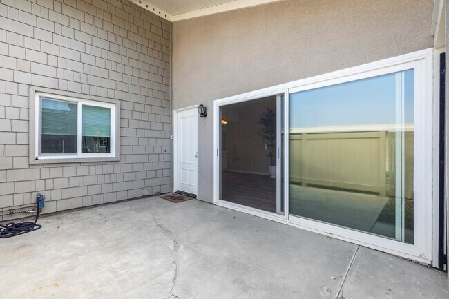 Building Photo - 8566 Larkhall Cir