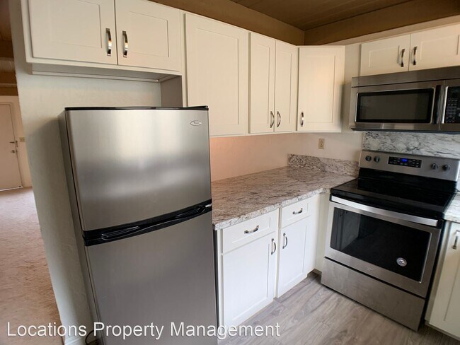 Building Photo - 2 br, 1.5 bath House - 845 Ala Lilikoi St #5