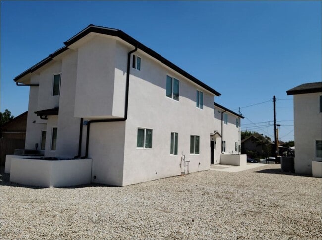 Building Photo - 33(1635)