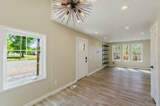 Foto del edificio - Great updated house in Southeast Denver near Cherry Hills!