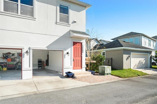 Building Photo - 13590 Lessing Ave