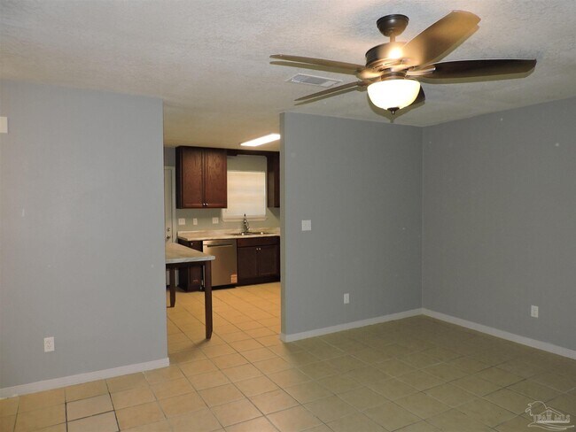 Foto del edificio - 5084 Yacht Harbor Dr