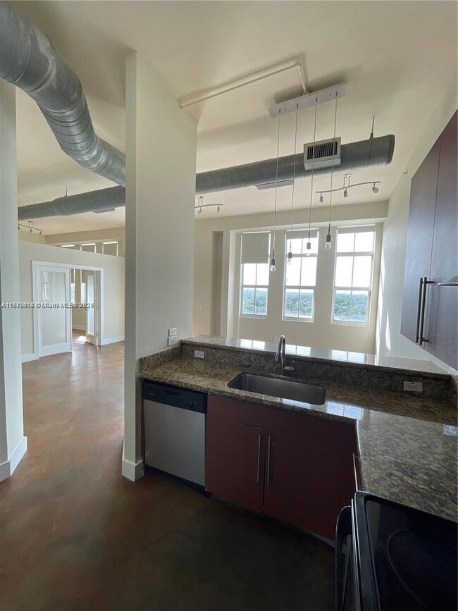 Building Photo - 1789 NE Miami Gardens Dr