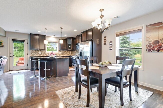 Foto del edificio - 3437 Chestnut Ln