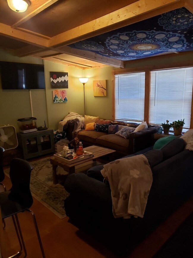 Foto del edificio - 3737 Junaluska Rd