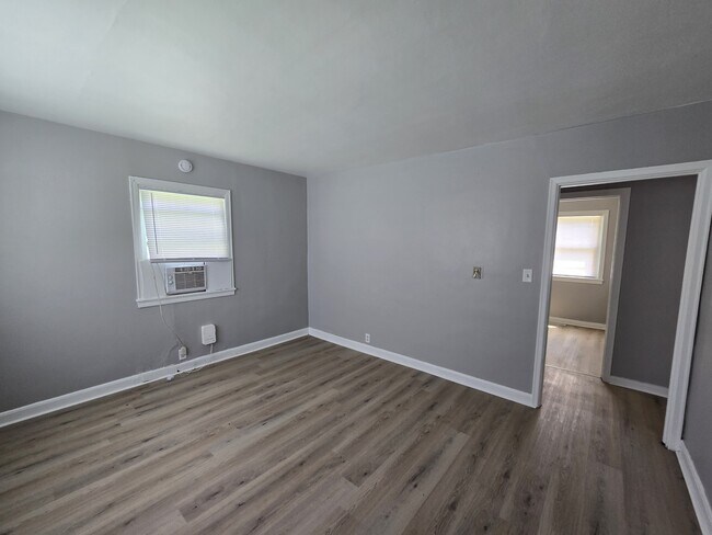 Foto del edificio - 602 Logan Ave