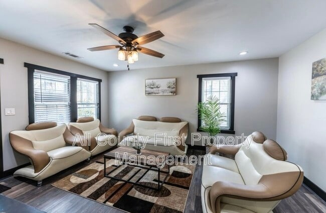 Building Photo - 1764 Spring Ave