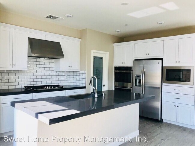 Building Photo - 5 br, 4 bath House - 39 Sawtelle Court