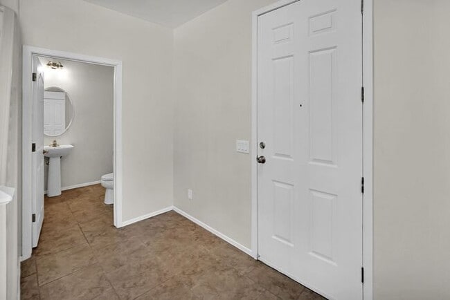 Foto del edificio - Spacious Sanctuary in Sahuarita: Modern Living Meets Outdoor Comfort