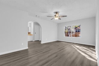 Building Photo - 11829 S Red Cedar Cir