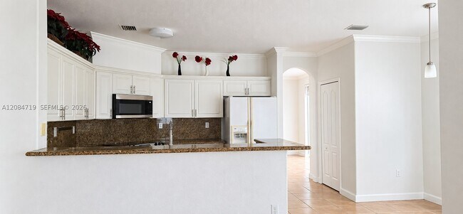 Building Photo - 3670 SW 154th Ct
