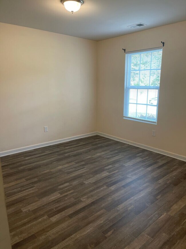 Building Photo - Cul-de-sac Home