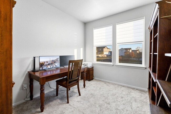 Building Photo - 4 Bedroom, 3 Bathroom 2.8 miles from Old T...