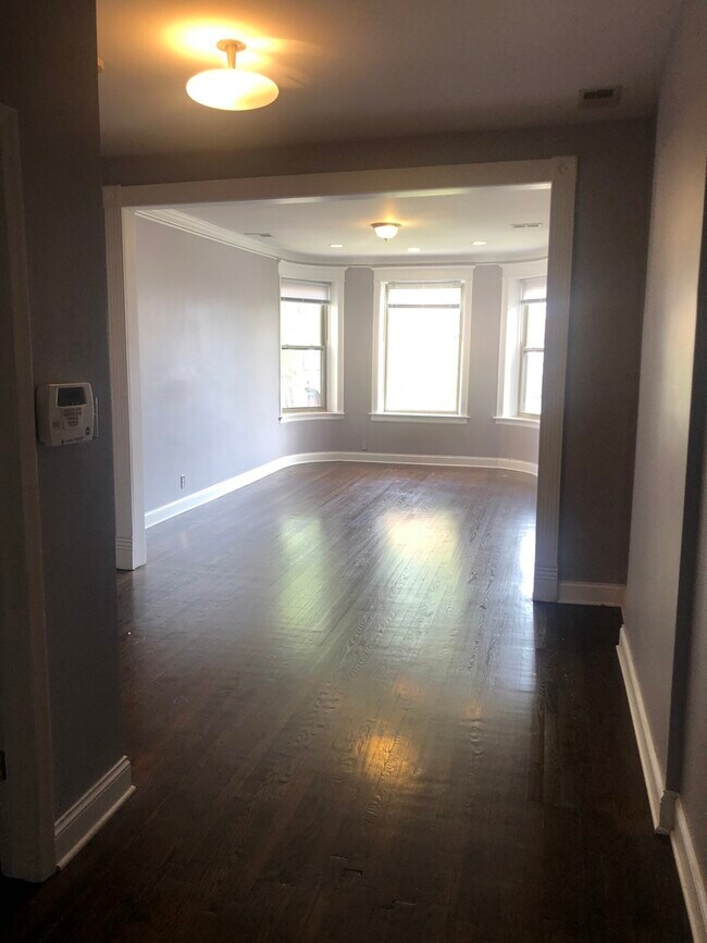 Foto del edificio - 4810 S Prairie Ave