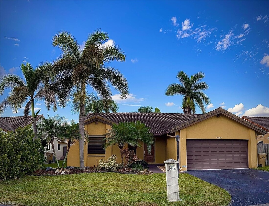 3 br, 2 bath House Hawkes Bluff House Rental in Davie, FL