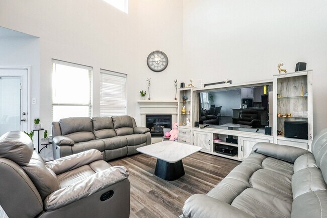 Foto del edificio - 138 Sunray Creek Dr