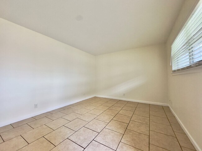 Foto del edificio - 501 W Louisiana Ave