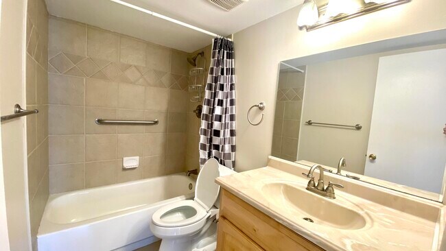 Foto del edificio - 125 Shore 102b Ct