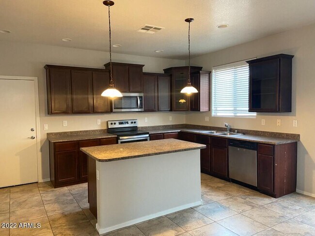 Building Photo - 4168 E Desert Sands Pl