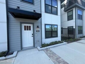 Building Photo - 1063 Farwell St