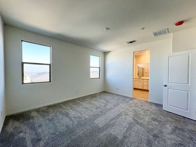 Building Photo - 1606 Rock Kestrel St