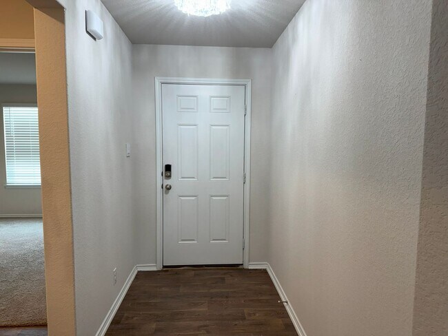 Foto del edificio - 9603 Lowline Brg