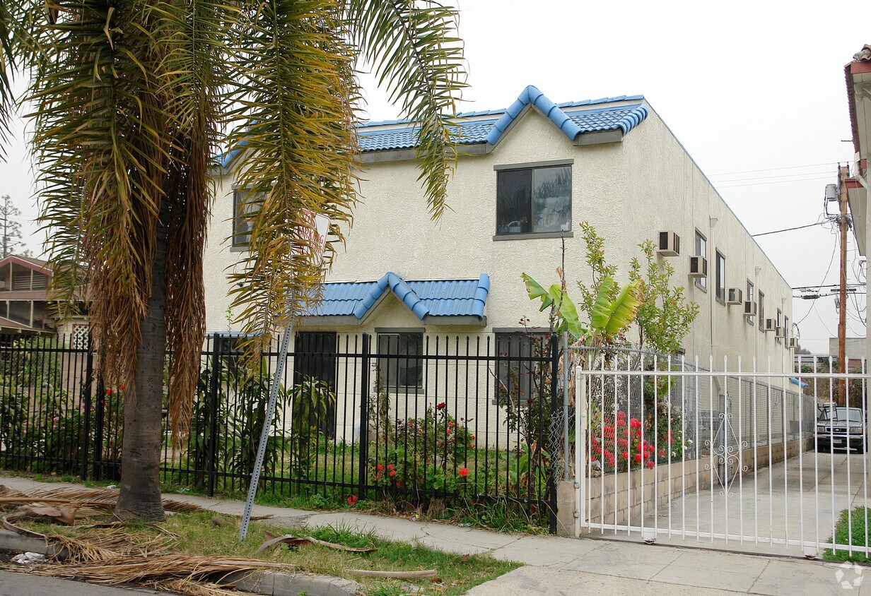 Building Photo - 646 N New Hampshire Ave