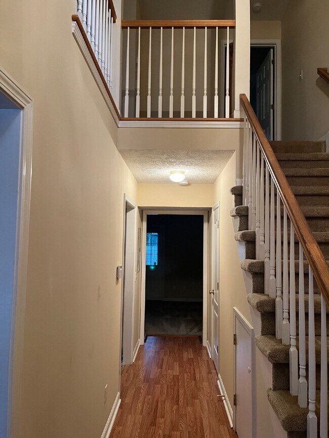 Foto del edificio - "Charming 2-Bedroom Townhouse with 2.5 Baths in Murfreesboro – Spacious 1,290 Sq Ft Living!"