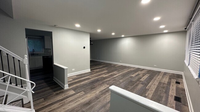 Foto del edificio - 303 Quincy Ct