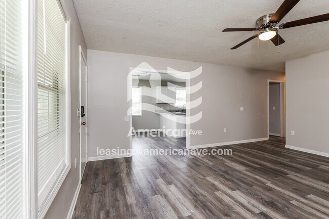 Foto del edificio - 175 E Bell St