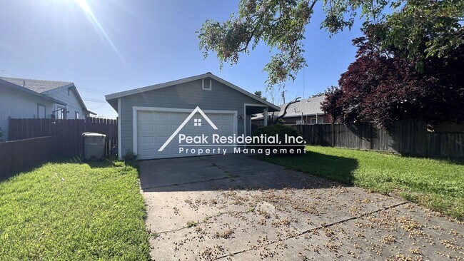Building Photo - Updated 3bd/2ba North Sacramento Home with...