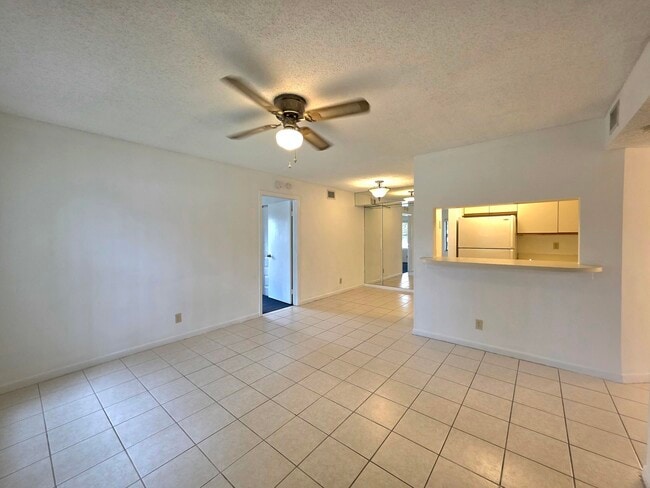 Building Photo - 4709 Lucerne Lakes Blvd E