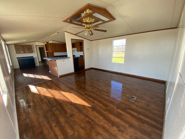 Building Photo - 170 Lorena Meadows Dr