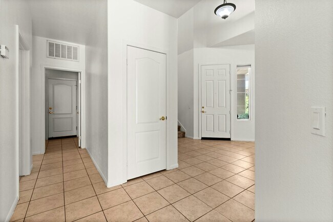 Foto del edificio - 1067 Princess Kyra Pl