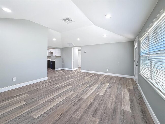 Foto del edificio - 3755 10th Ave S