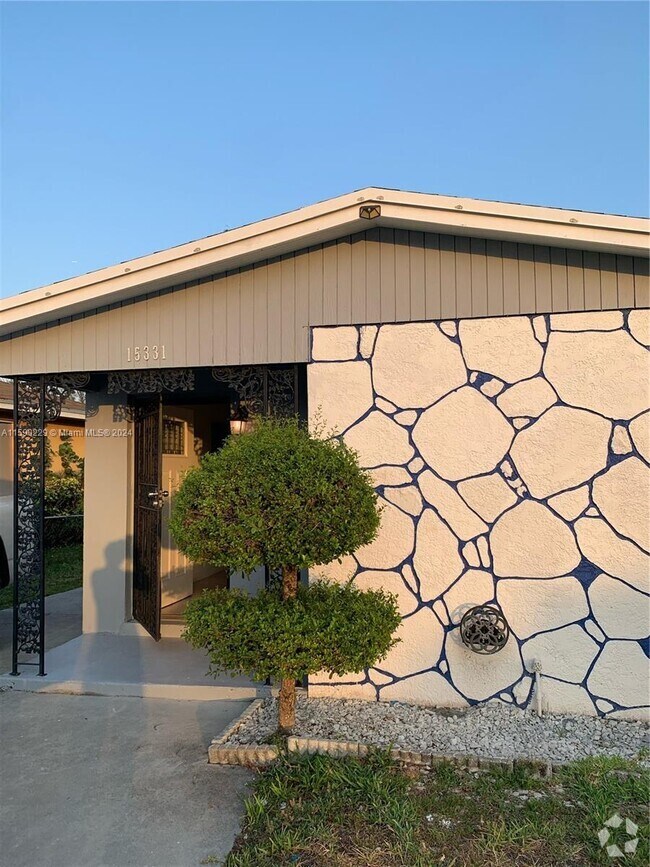 Magnolia Apartments for Rent with Hardwood Floors Opa Locka, FL 6