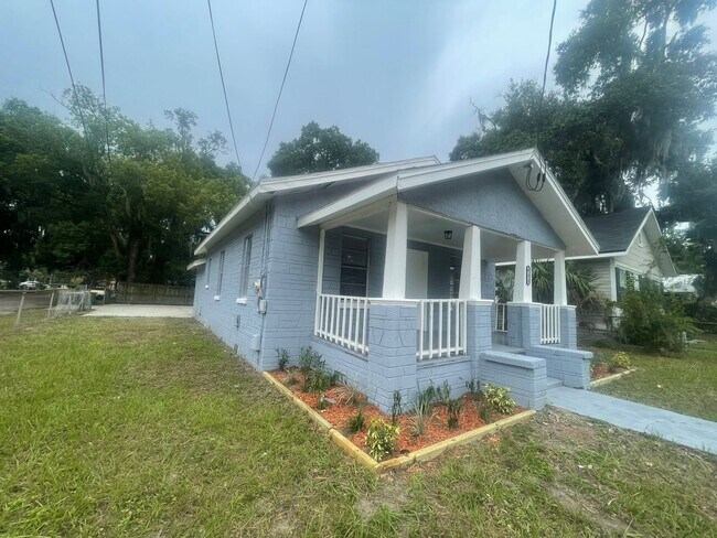 Building Photo - 622 E 63rd St