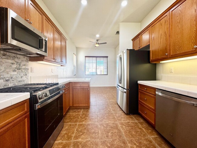 Building Photo - AVAILABLE NOW! GORGEOUS 3 BED / 2 BATH POOL HOME in Indio!
