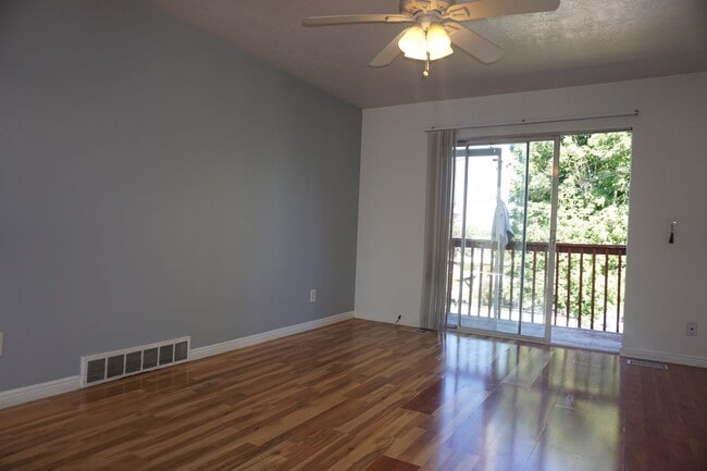 Building Photo - Centrally Located 3 Bedroom Midvale Home