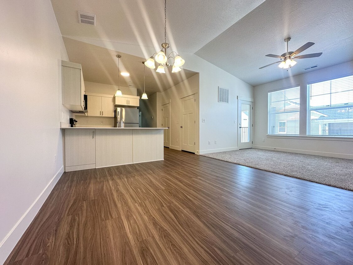 Primary Photo - Modern Living in Lehi | New Build | Silico...