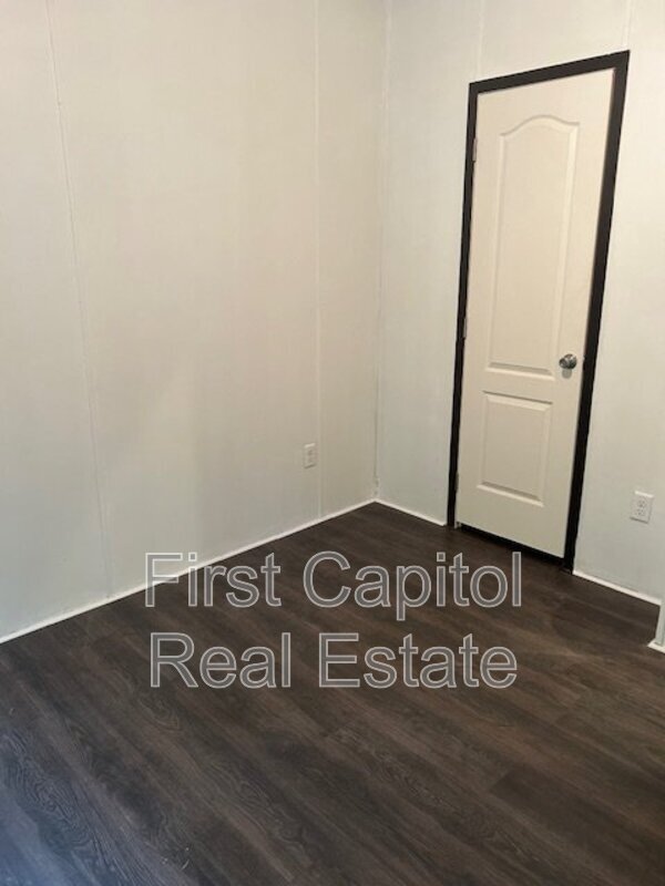 Building Photo - 1148 Moulstown Rd