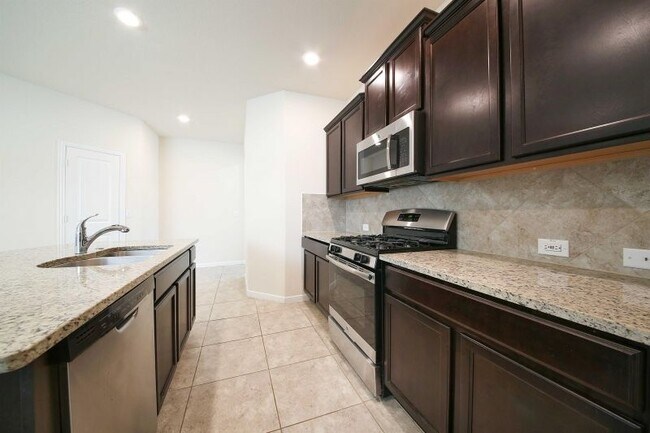 Foto del edificio - 14002 Madrigal Ln