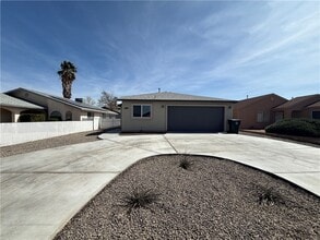 Building Photo - 3606 N Wells St