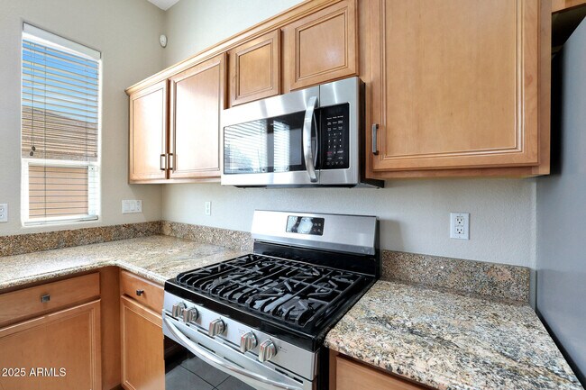 Foto del edificio - 21919 N 79th Ave