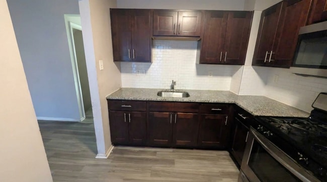 Foto del edificio - 3 BD in Rosedale with Finished Basement