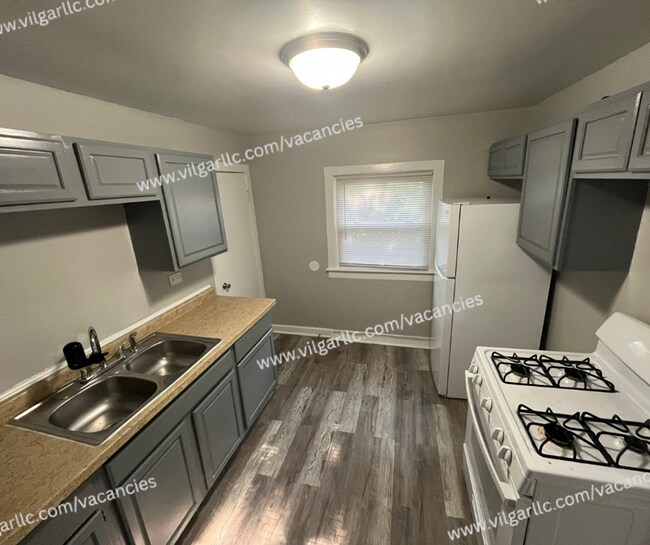 Foto del edificio - 6065 E 6th Pl